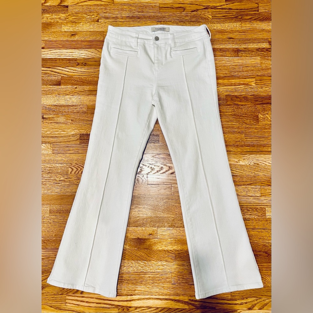 Liverpool white boot cut jean women’s size 6